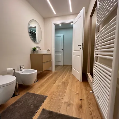 Διαμέρισμα Courtyard 23 Λούκα