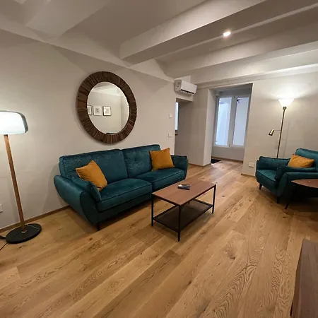 Διαμέρισμα Courtyard 23 *