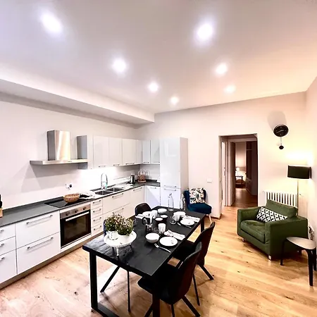 Courtyard 23 *