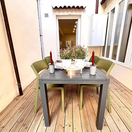Apartment Courtyard 23